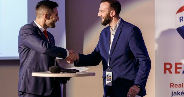 Balon RE/MAXu vzlétá společně s Poski REALem